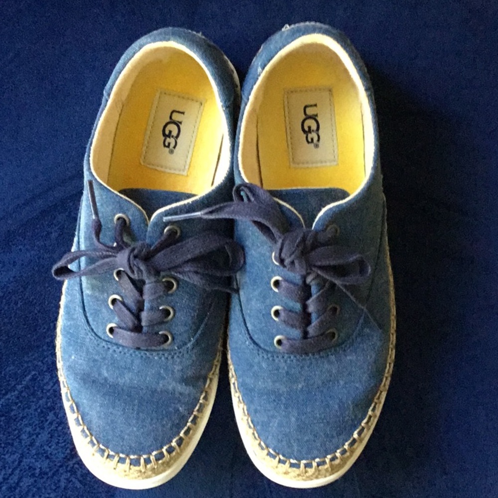 UGG willows women size 6